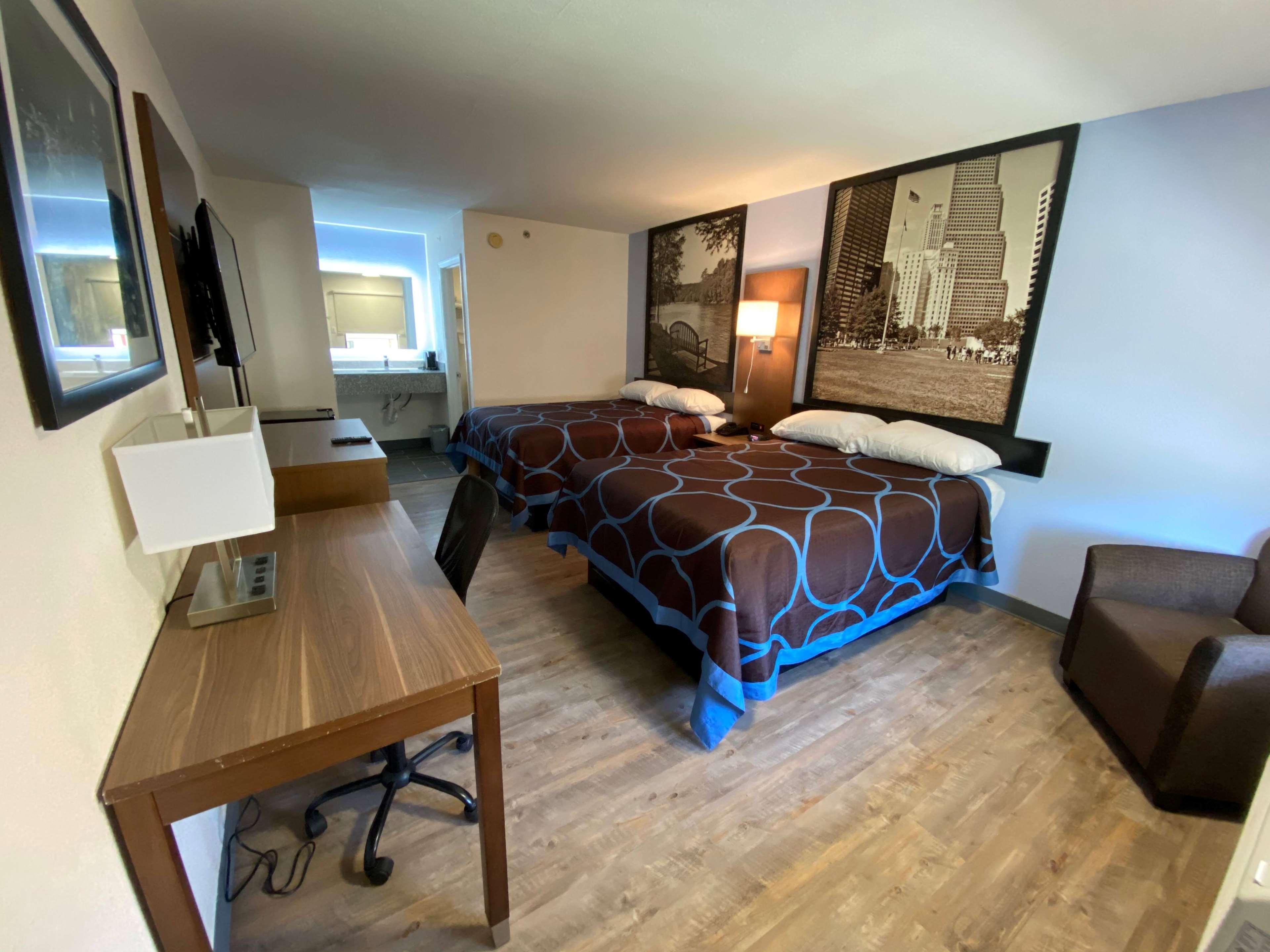 Super 8 By Wyndham Marietta/West/Atl Area Hotel Bagian luar foto
