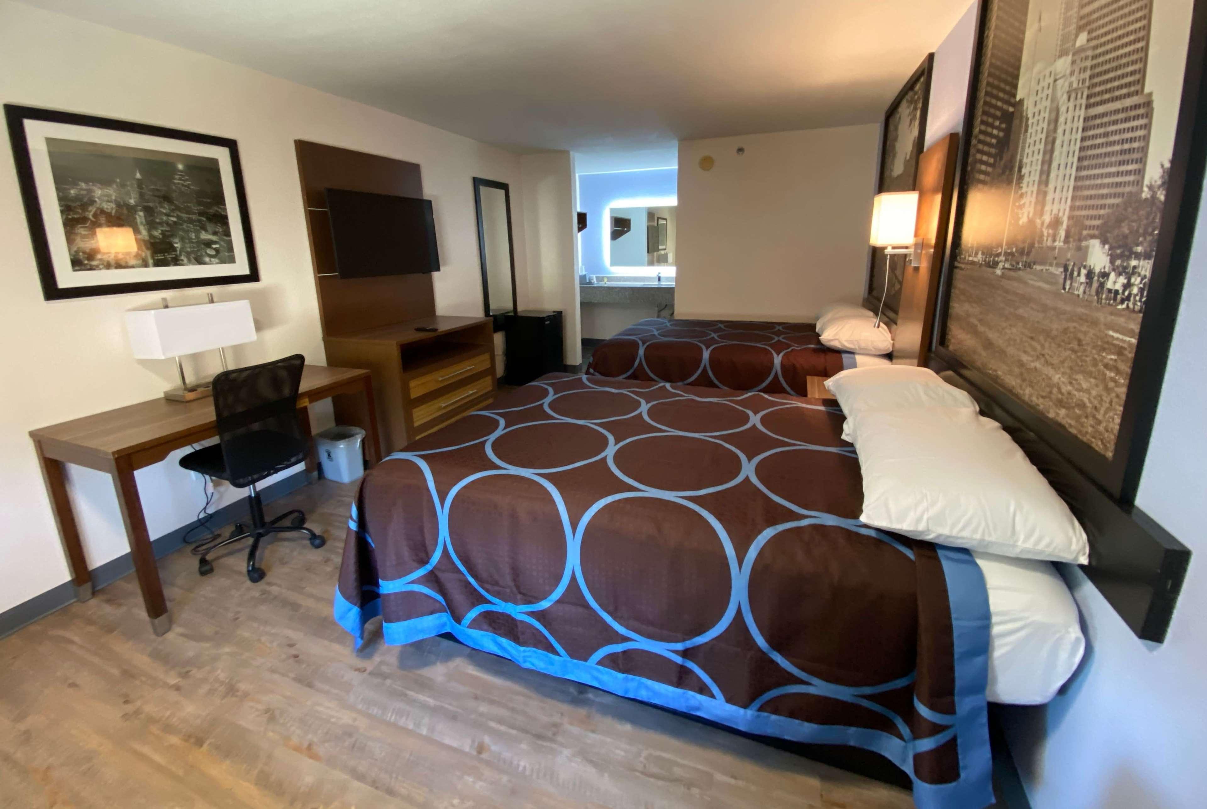 Super 8 By Wyndham Marietta/West/Atl Area Hotel Bagian luar foto