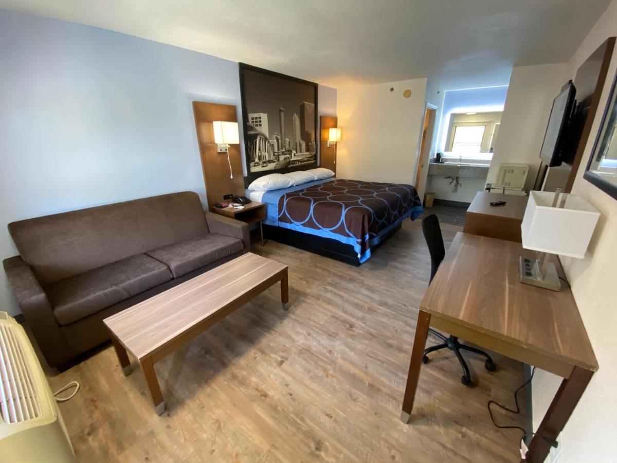 Super 8 By Wyndham Marietta/West/Atl Area Hotel Bagian luar foto